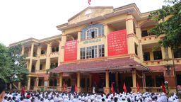 Một số hình ảnh trong buổi Lễ khai giảng năm học mới của ngành Giáo dục và Đào tạo huyện Yên Mỹ