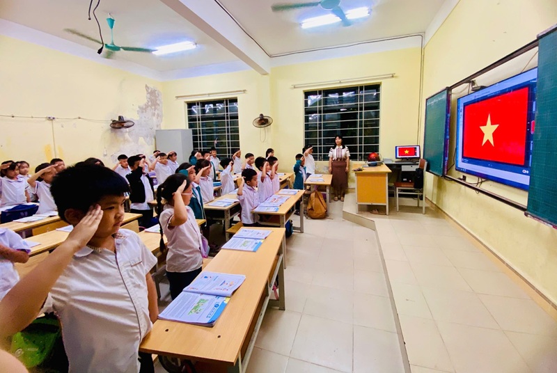 <a href='https://c1yenphu.hungyen.edu.vn/tin-tuc/thoi-tiet-khong-ung-ho-gio-sinh-hoat-tap-the-duoi-co-hdtn-duoc-to-chuc-trong-khong-gian-lop-hoc.html'>Thời tiết không ủng hộ, giờ SINH HOẠT TẬP THỂ DƯỚI CỜ-HĐTN được tổ chức trong không gian lớp học</a>